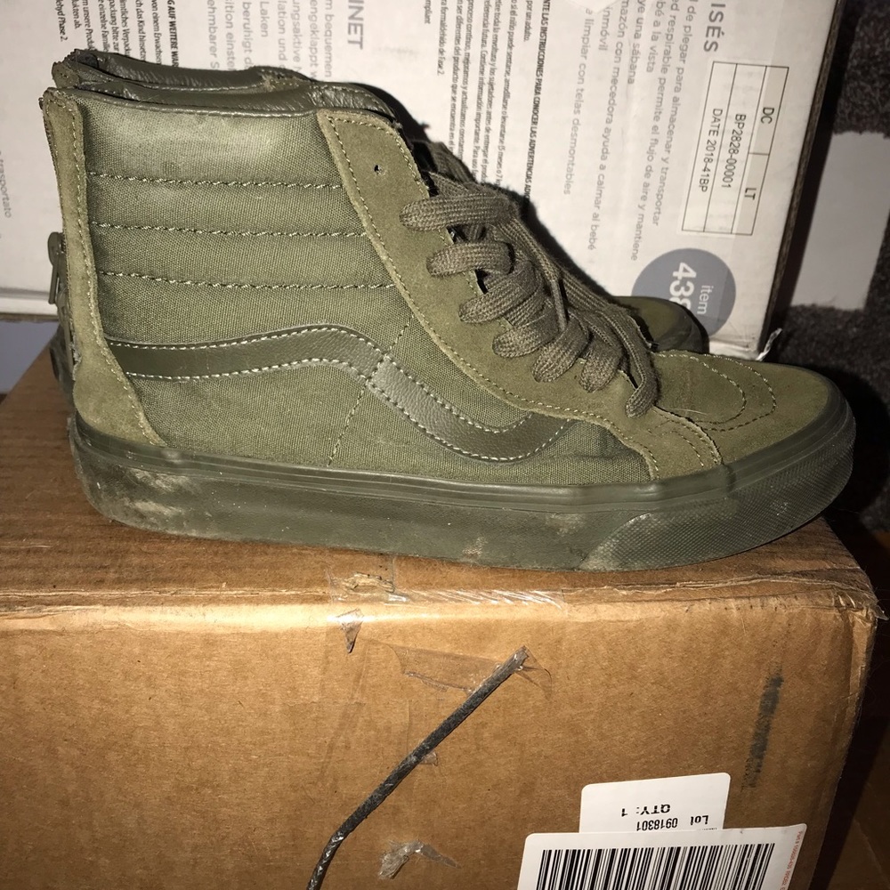 Vans Sk8 hi zip ups in Olive green